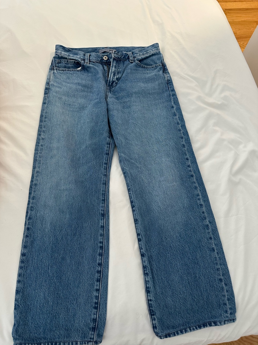 Women's Straight-Leg Jeans in Mid Blue Wash